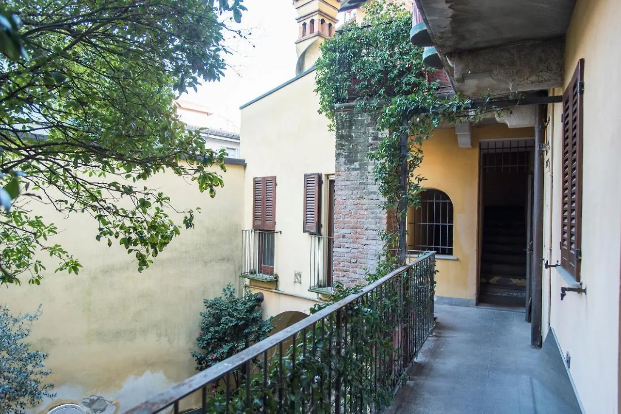 Youhosty - Laghetto Small 3 Apartment Milan 0*,